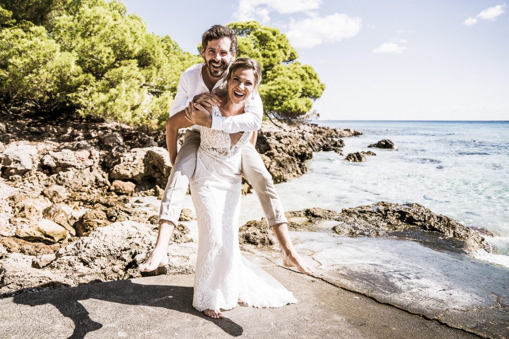 Hochzeitsfotograf Mallorca, Ibiza & Menorca Strandshooting mit Brautpaar